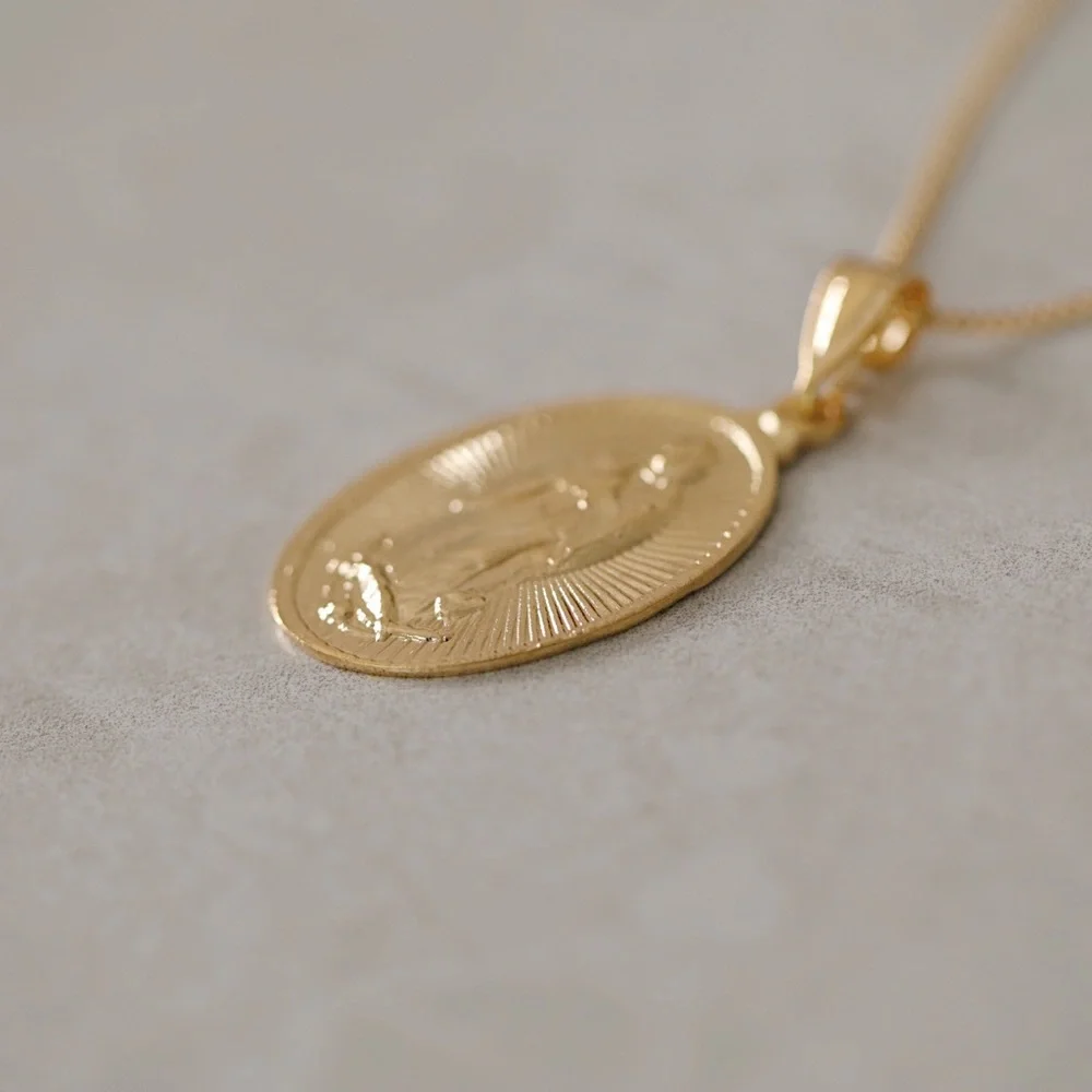 Men’s Jesus Necklace | 18k Gold Filled - Picture 3 of 6